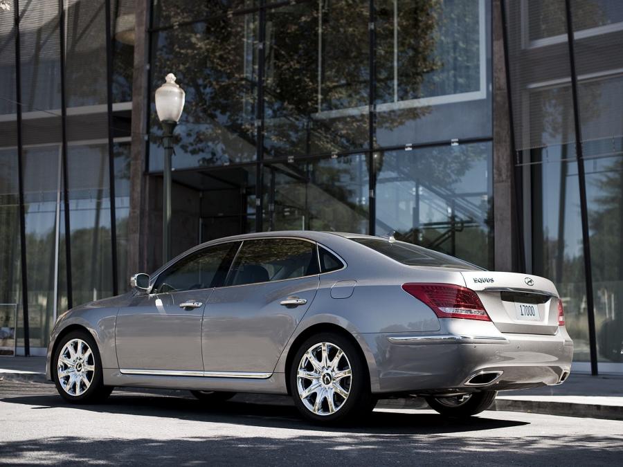  Hyundai Equus 2010 года  (US) (фото 40 из 68)